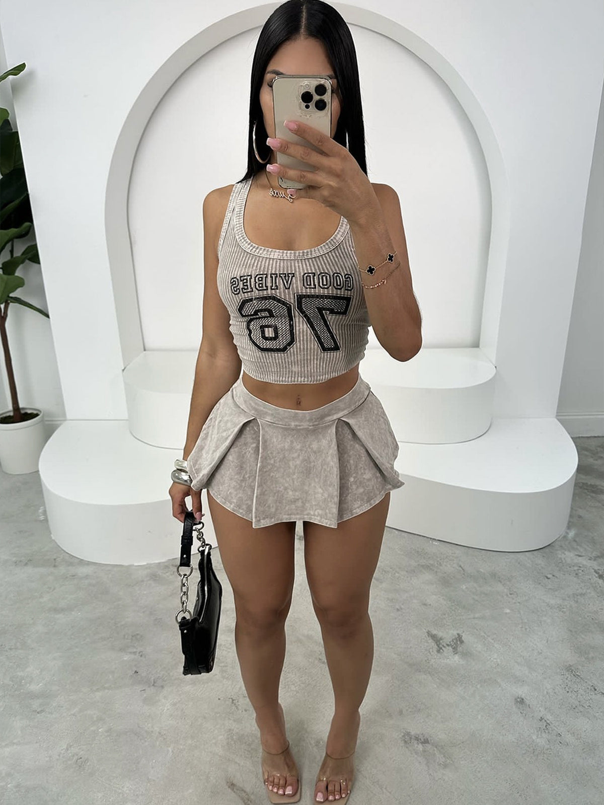 Tight hot girl short vest top pleated short skirt set